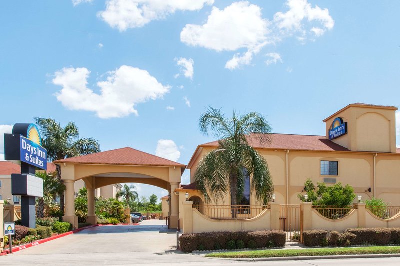 Days Inn & Suites By Wyndham Houston Hobby Airport,South Houston>>Downtown Houston,3 star