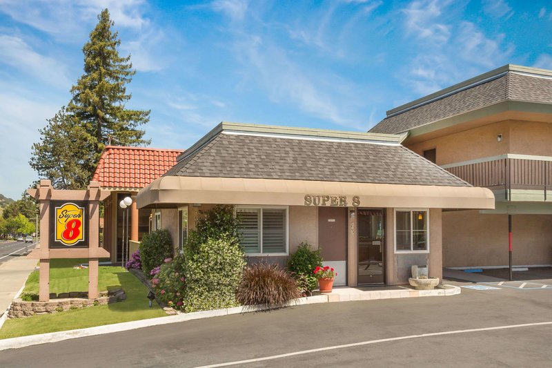 Super 8 By Wyndham Martinez,Martinez>>Concord,2 star
