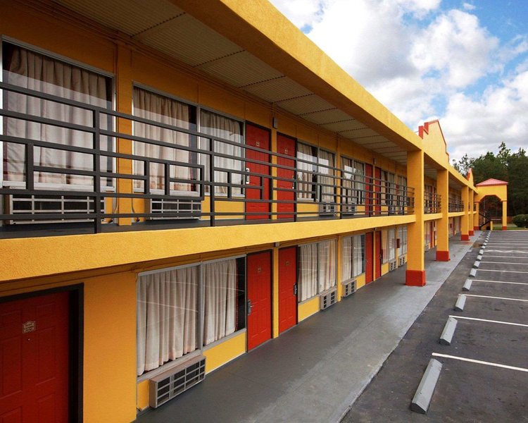 econo lodge perry