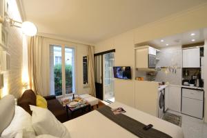 residence voute by patios du marais
