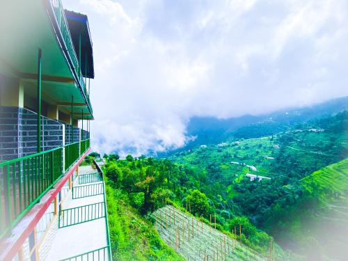 Pristine Mountain Lodge