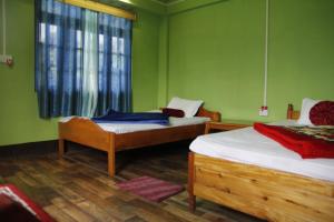 Vamoose Orchid Villa Homestay,Geyzing>>Gangtok,1 star