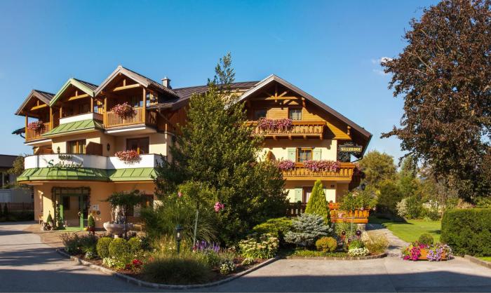 Hotel Sallerhof,Near Untersberg Cable Car,4 star
