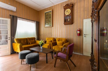 Reddoorz Syariah Near Titik Nol Yogyakarta,Special Region Of Yogyakarta>>Yogyakarta,3 star