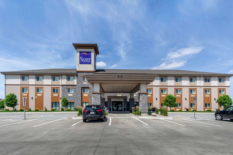 Sleep Inn & Suites Fargo Medical Center,Wahpeton>>Fargo,2.5 star