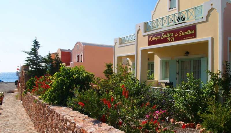 Kalya Suites,Megalochori>>Kamari,3.5 star