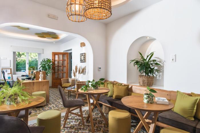 semiramis guesthouse