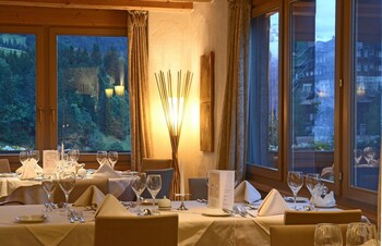 Maya Caprice Hotel,Lauterbrunnen>>Bern,4 star