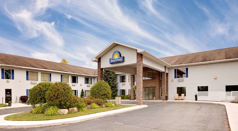 Days Inn By Wyndham Cadillac,Clam Lake Township>>Cadillac,2 star