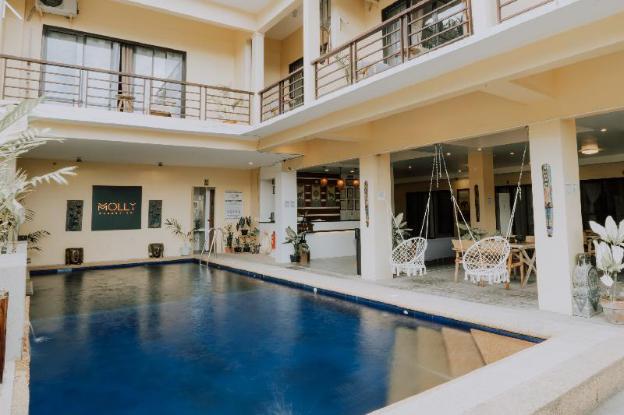 molly resort