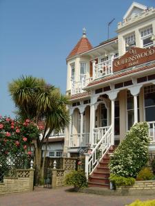 queenswood hotel