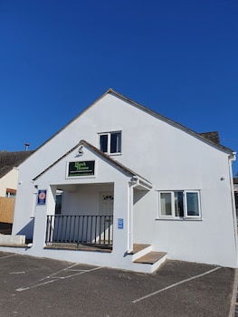 Hawk House,Sherborne>>Bristol,4 star