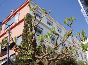 Cesar,Sitges>>Barcelona,3 star