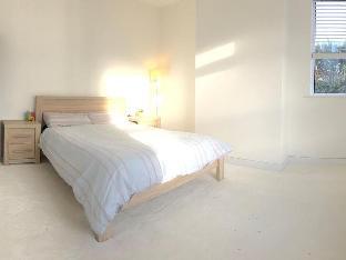 Kings Lynn Double Bedroom 1 New Renovated Bathroom,,3 star