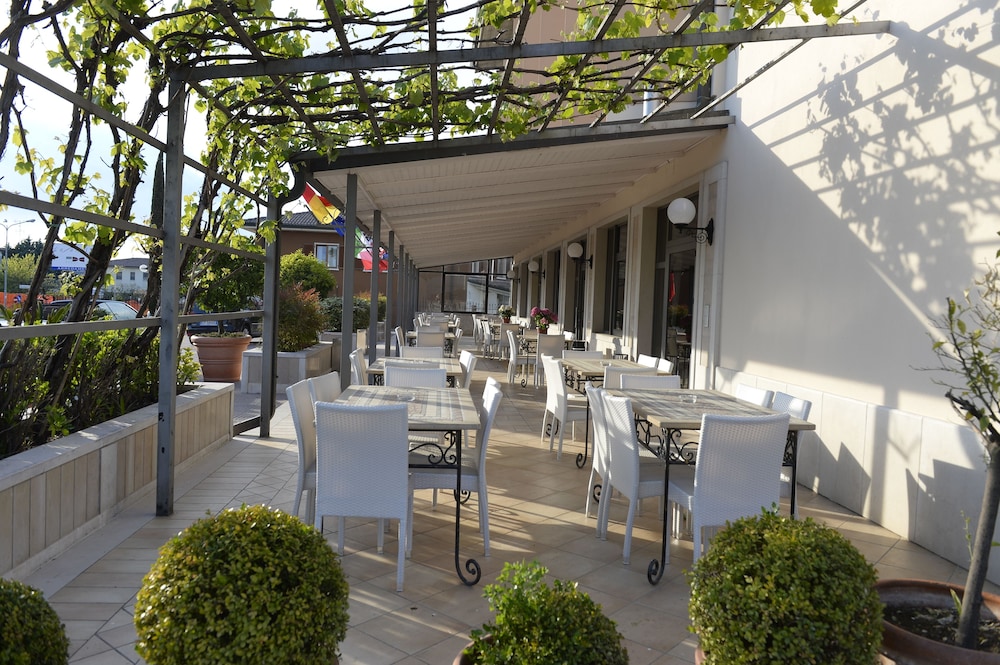 Hotel San Benedetto,Peschiera Del Garda>>Lake Garda,3 star