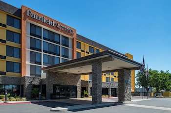 fairfield inn and suites by marriott bakersfield central