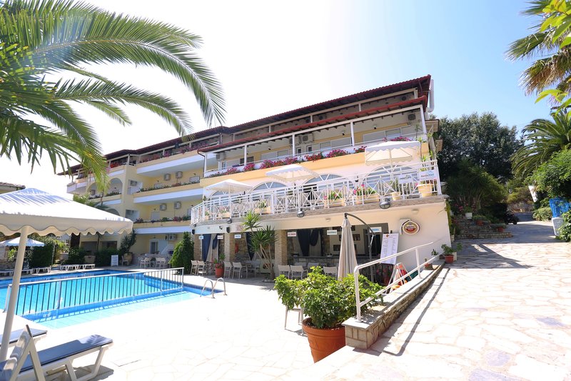 hotel tropical