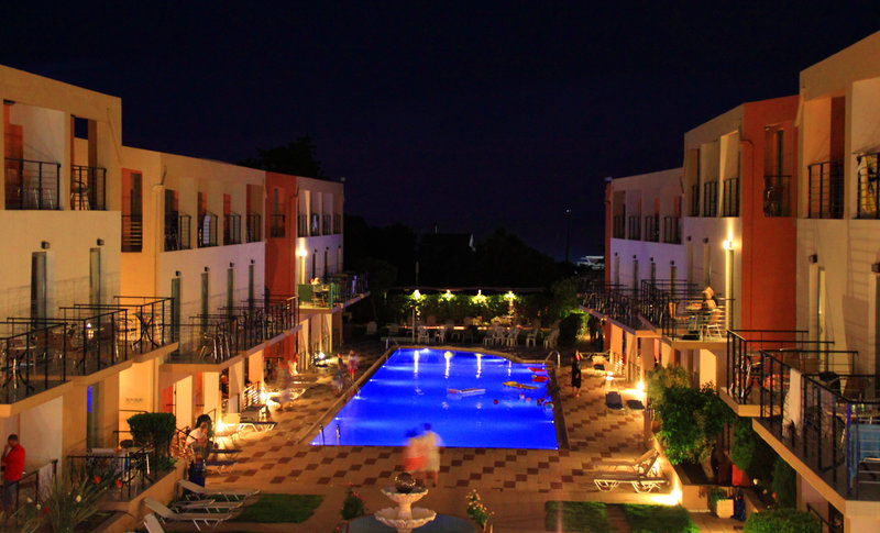 Sunrise Village Hotel,Chania>>Agia Marina,3 star