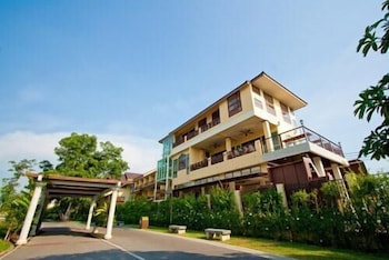 Suphan Lake Hometel,Lat Krabang>>Bangkok,3 star