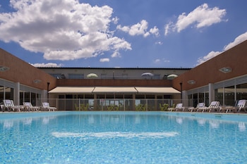Vacanceole - Domaine Du Green,Near Aigueleze Golf Club,3 star