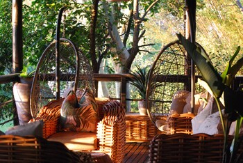 Makakatana Bay Lodge,On A Lake,4 star