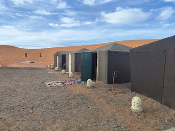 berber desert camp