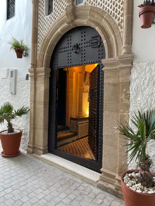 riad dar lalzohra