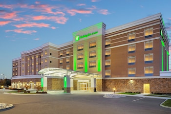 holiday inn and suites detroit troy an ihg hotel