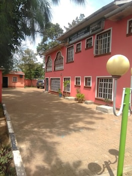 elsam mariot guest house