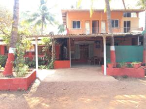 Aviraj Nivas,Murud>>Dapoli,2 star