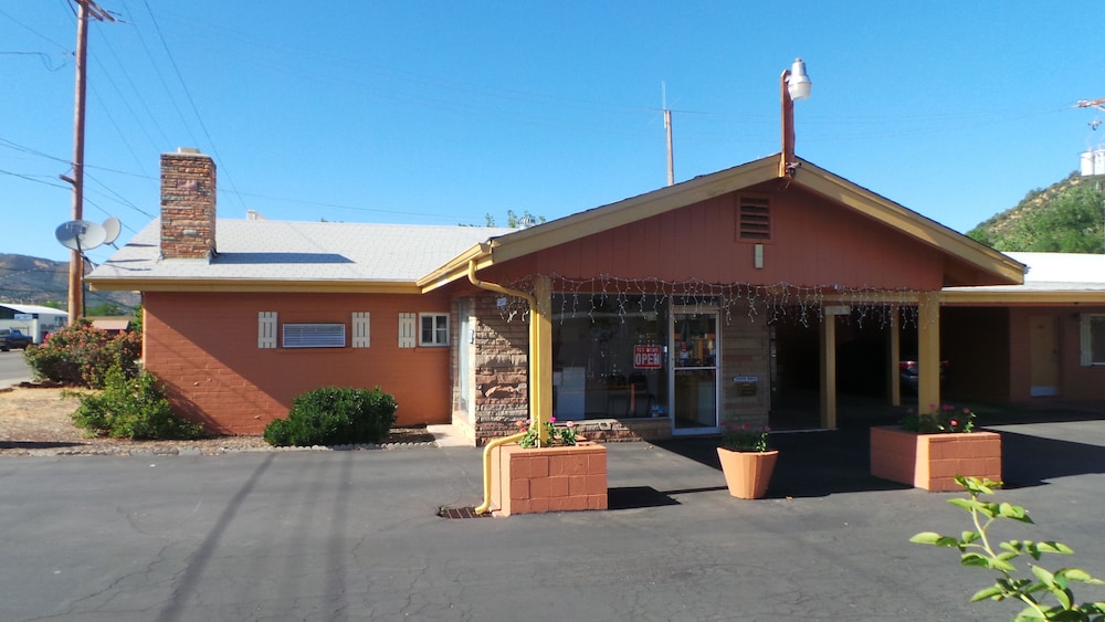 Relax Inn Of Yreka,Siskiyou County>>Montague,2 star