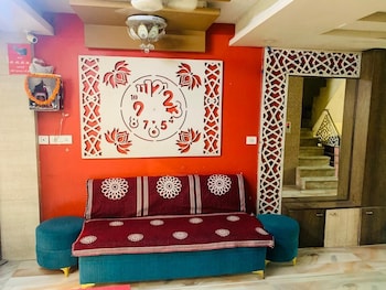 Hotel Churu Palace,Jhalana Doongri>>Jaipur,2 star