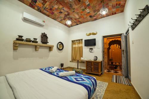 room-image