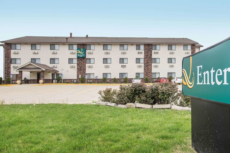 quality inn and suites bloomington i 55 and i 74
