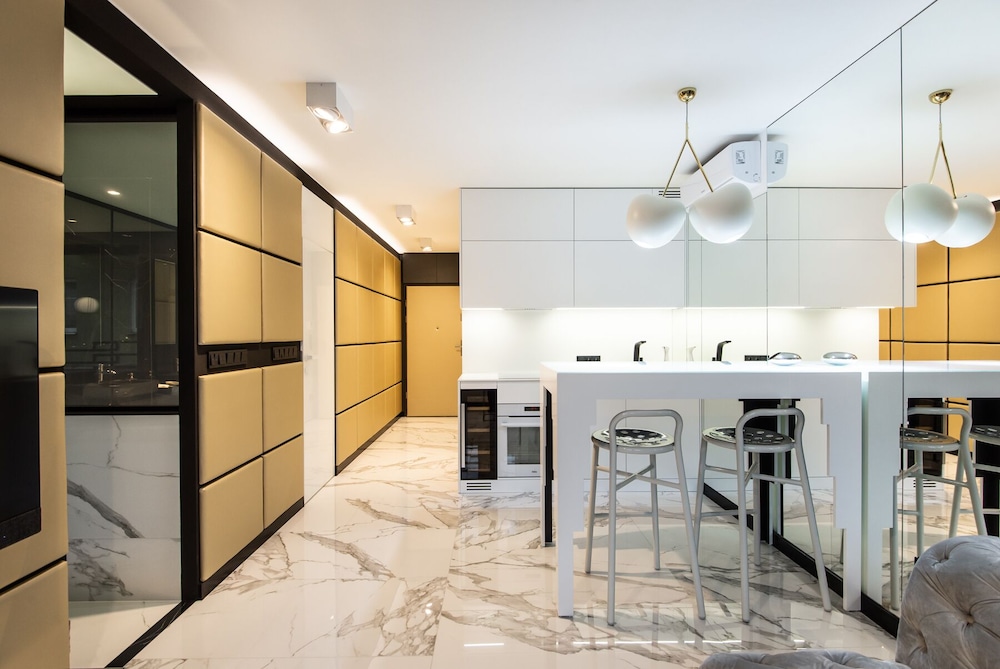 super apartment with hot tub