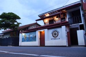 Wagon Wheel Inn - Hostel,Galle>>Boossa,2 star