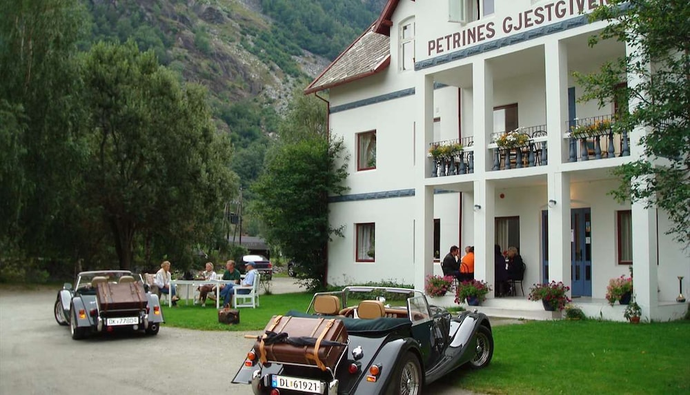 Petrines Guesthouse,,2.5 star