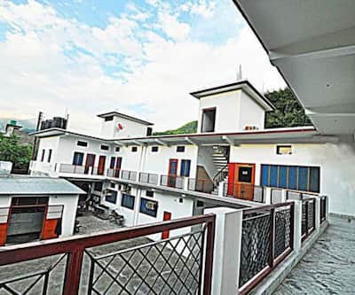 Relax Inn,Near Kathgodam Railway Station,2 star