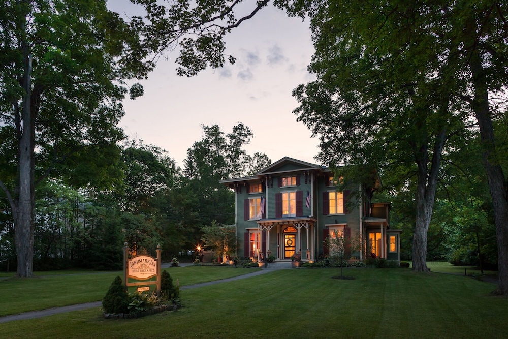 Landmark Inn,Cooperstown - Otsego Lake>>Cooperstown,4 star