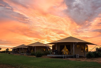 Mitchell Grass Retreat,Longreach>>Ilfracombe,4 star