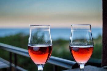 Cavo Petra,Athens>>Agios Georgios,3.5 star