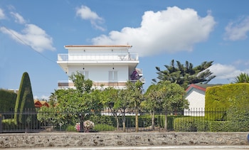 pettas apartments