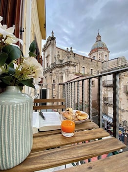Ballarooms B&B Palermo Centro,,4 star