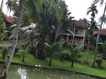 hotel deli river