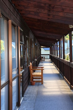 Commodore Motels