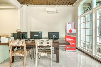 reddoorz plus near akademi kepolisian semarang 3