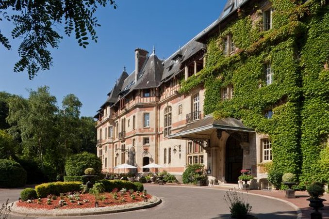 Chateau De Montvillargenne