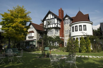 petit hotel and restaurant old age