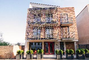 sandali metekhi boutique hotel