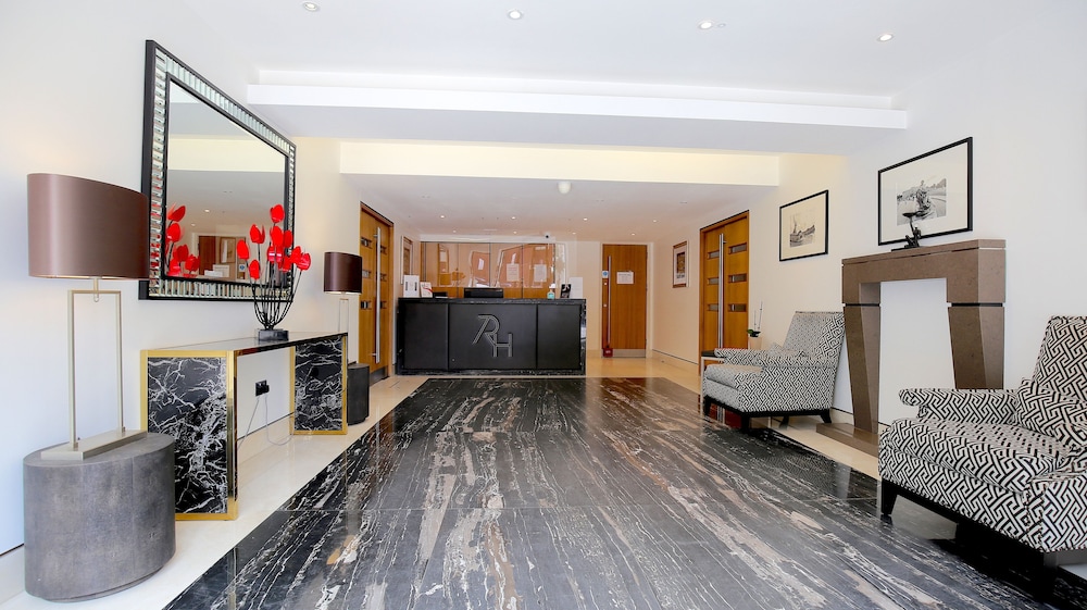 Roland House,121 Old Brompton Rd,4 star